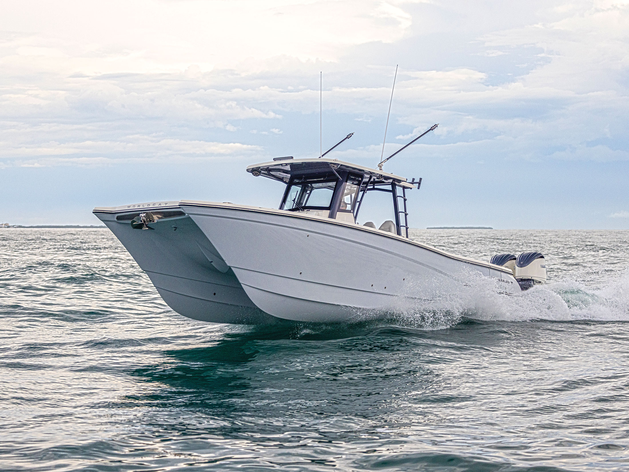 2022 World Cat 400CC-X Boat Test, Pricing, Specs