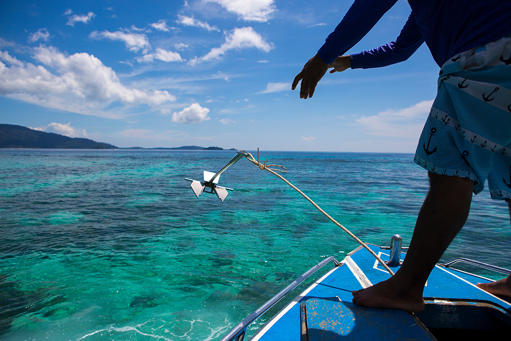 Anchoring in the Bahamas - Southern Boating