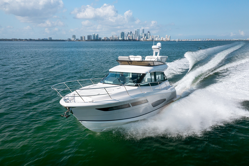 Regal Boats 38 FLY - Southern Boating