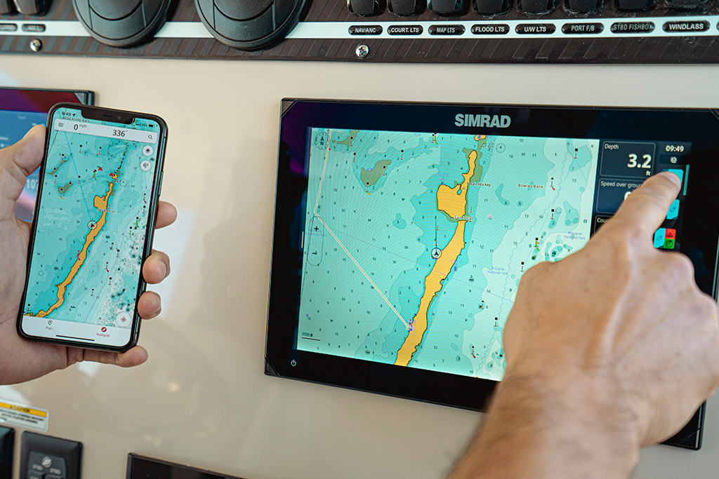 Simrad launches NSX display - Southern Boating