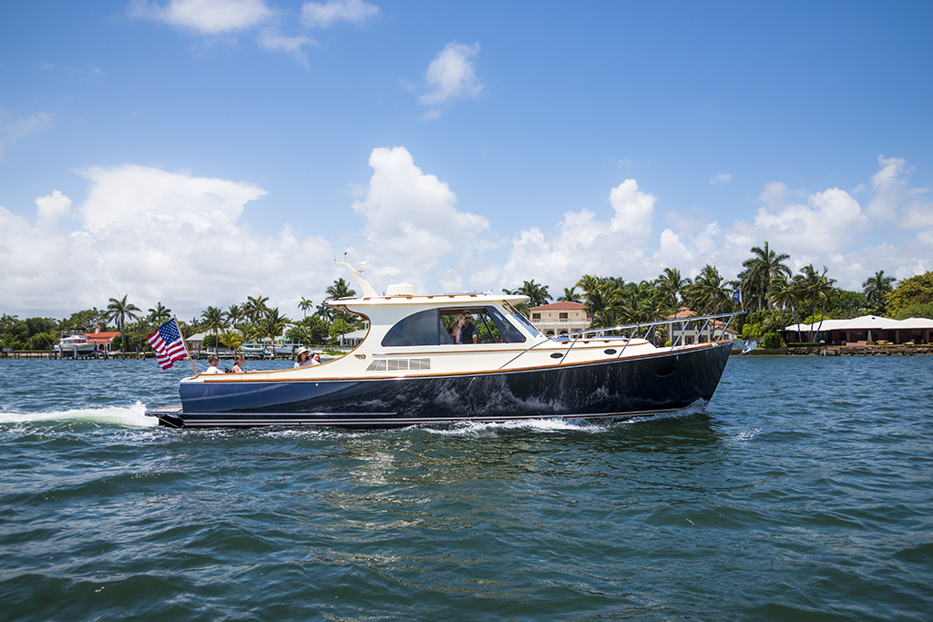 Hinckley Picnic Boat 40 S - 2022 FLIBS Preview