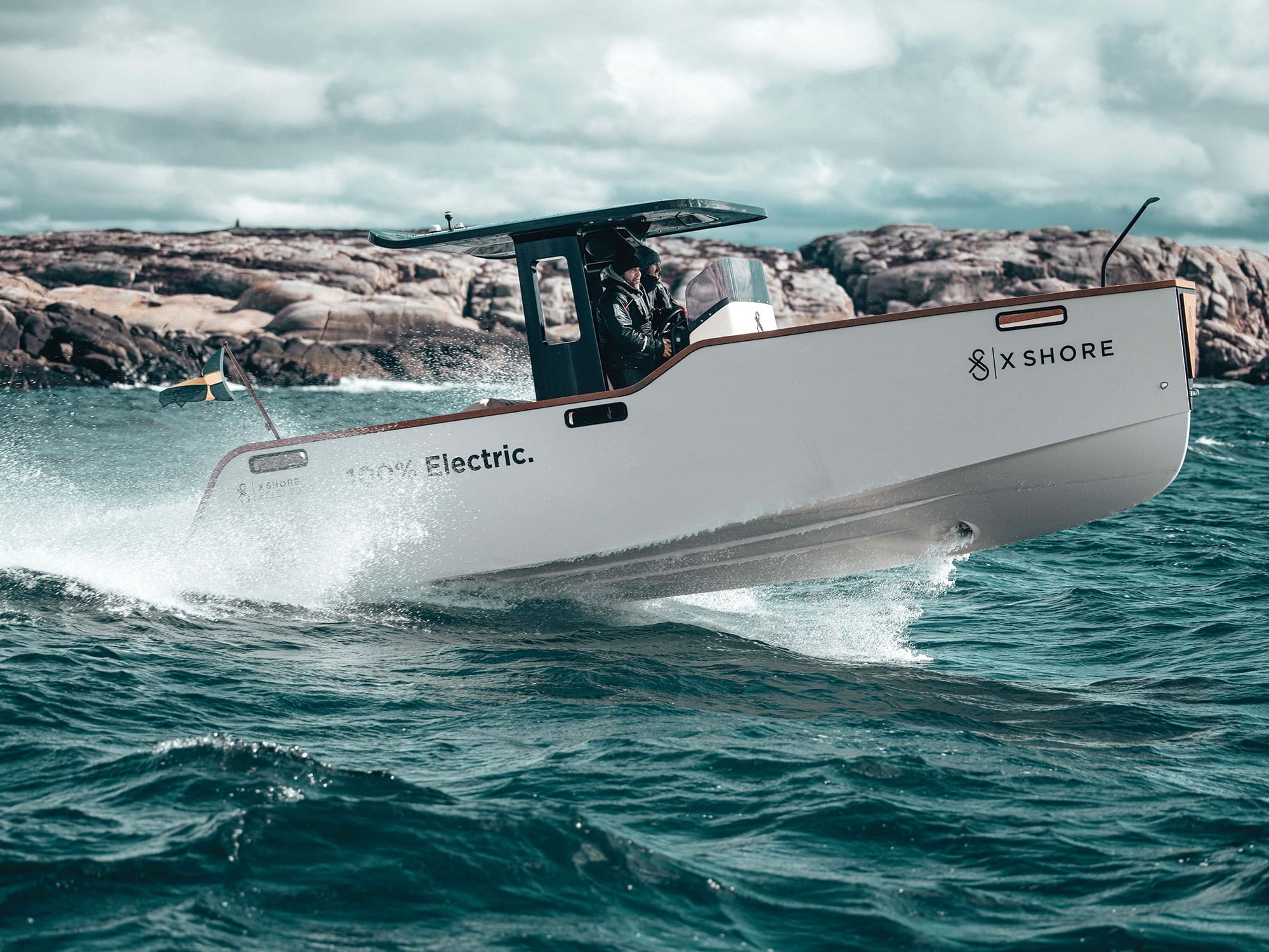 2023 X Shore Eelex 8000 Boat Test, Pricing, Specs