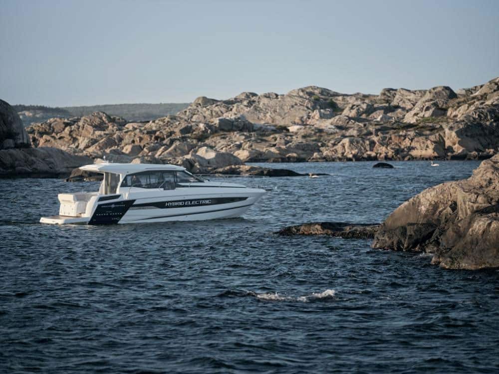 Volvo Penta and Groupe Beneteau Partner on Plug-in Hybrid Propulsion