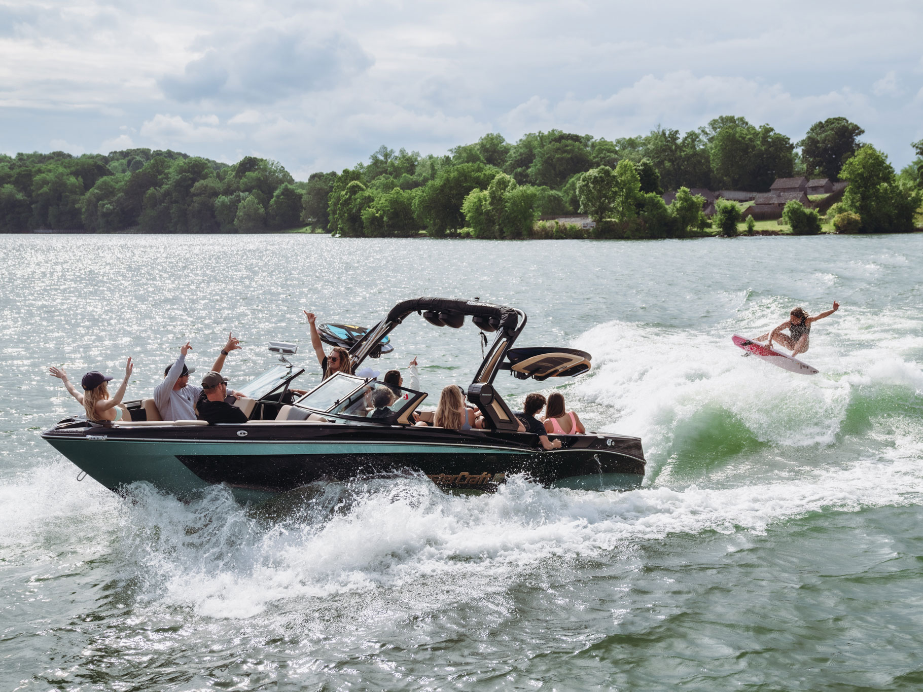 2024 MasterCraft XT25 Hits the Water