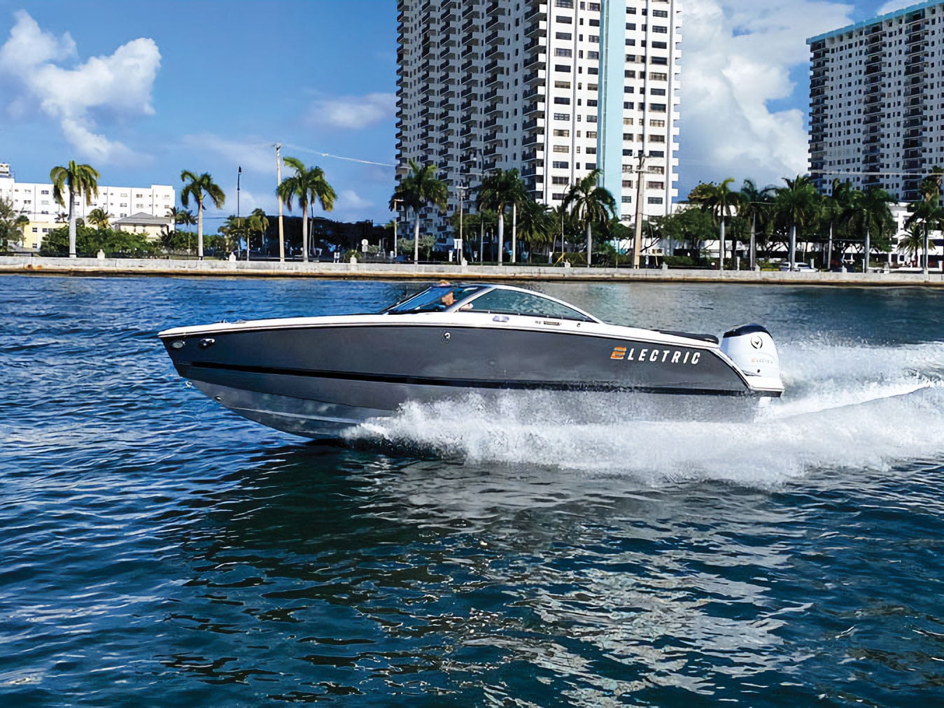 2023 Four Winns H2e Boat Test, Pricing, Specs