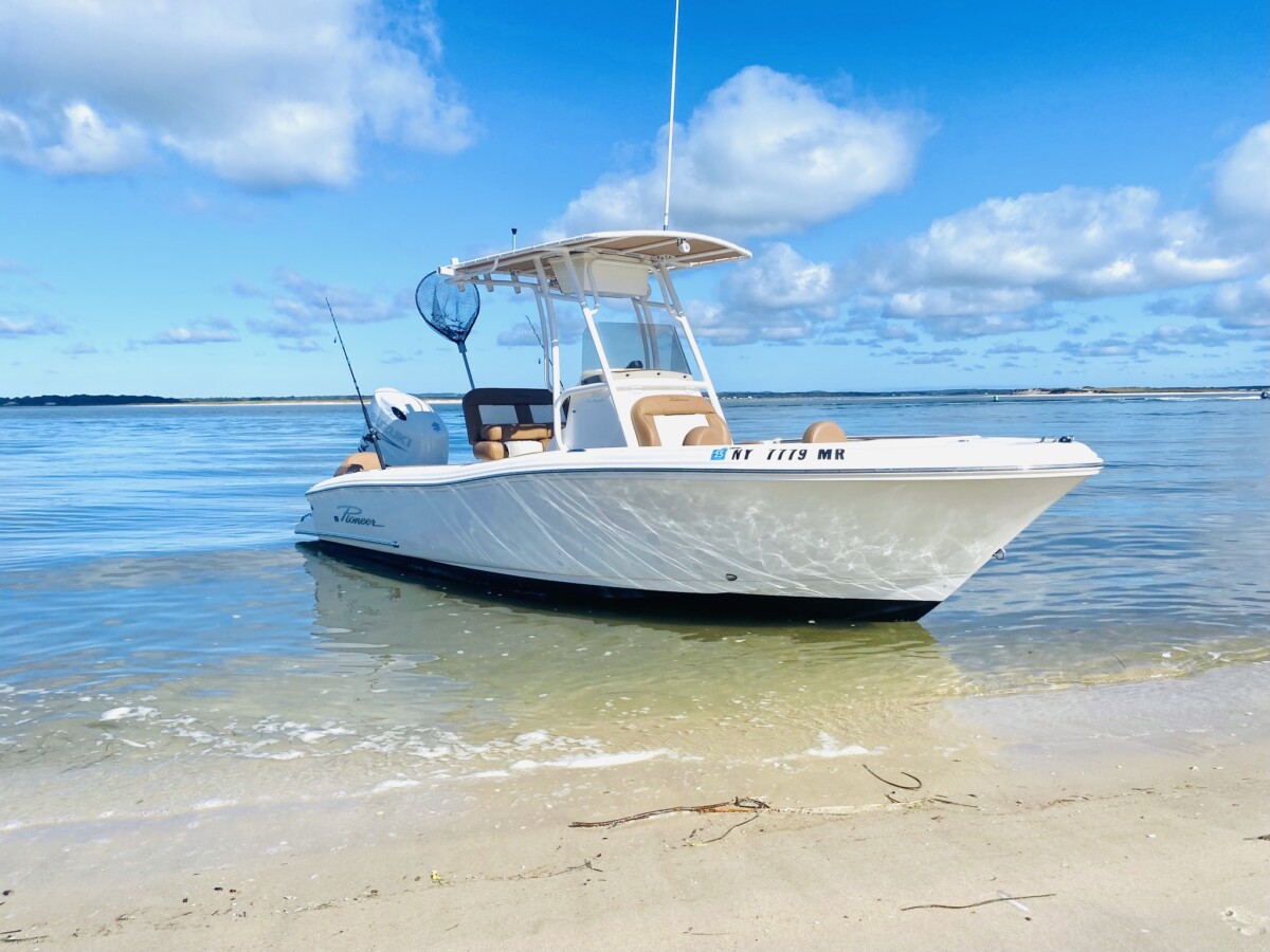 Beaching A Boat - Carefree Boat Club