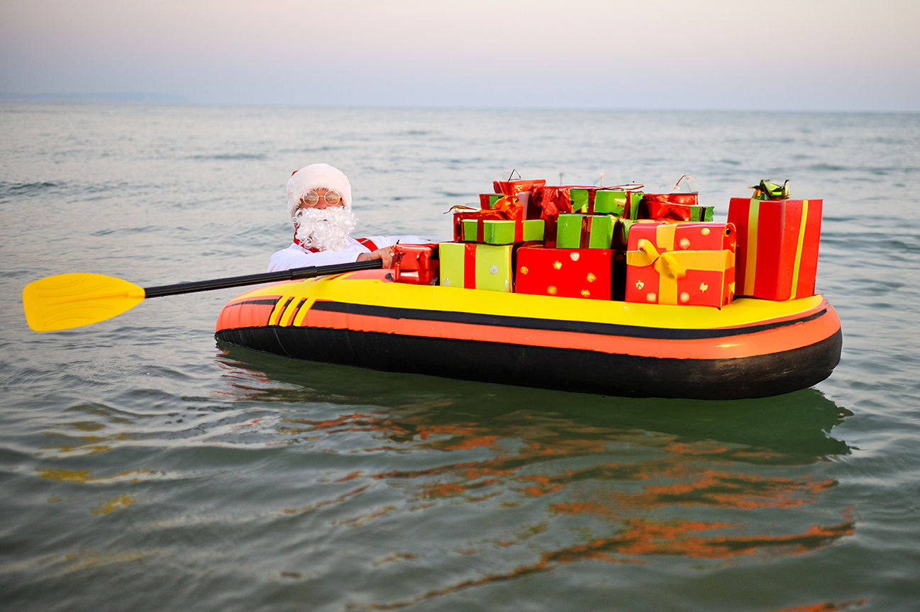 Navigating the Holidays: Unique Christmas Gift Ideas for Boating Enthusiasts