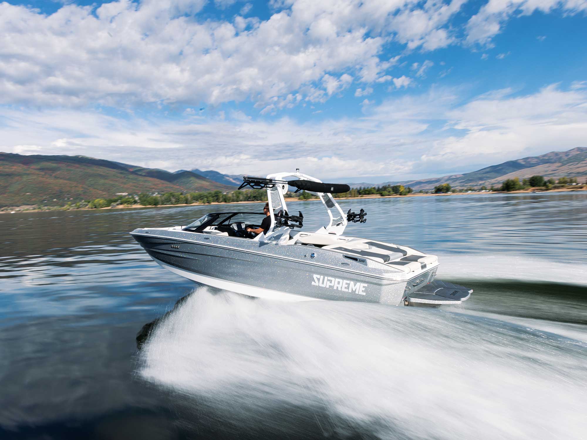 2024 Supreme S220 | Boating Mag